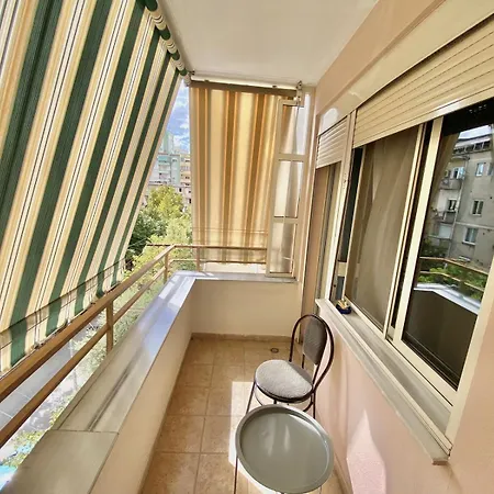 Cozy & Spacious - Centre Wilson Square شقة