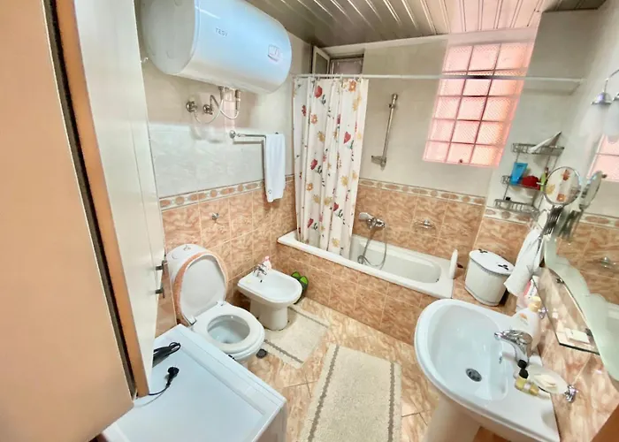 Cozy & Spacious - Centre Wilson Square *