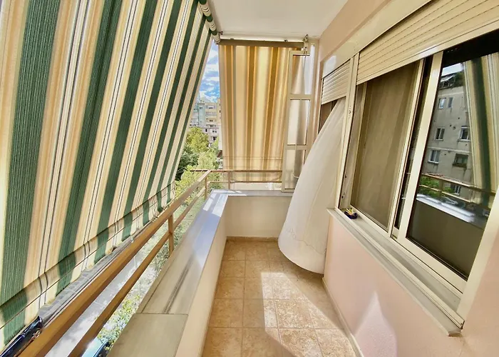 Cozy & Spacious - Centre Wilson Square